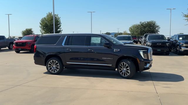 New 2026 GMC Yukon XL Denali w/ Denali Reserve Package image 2