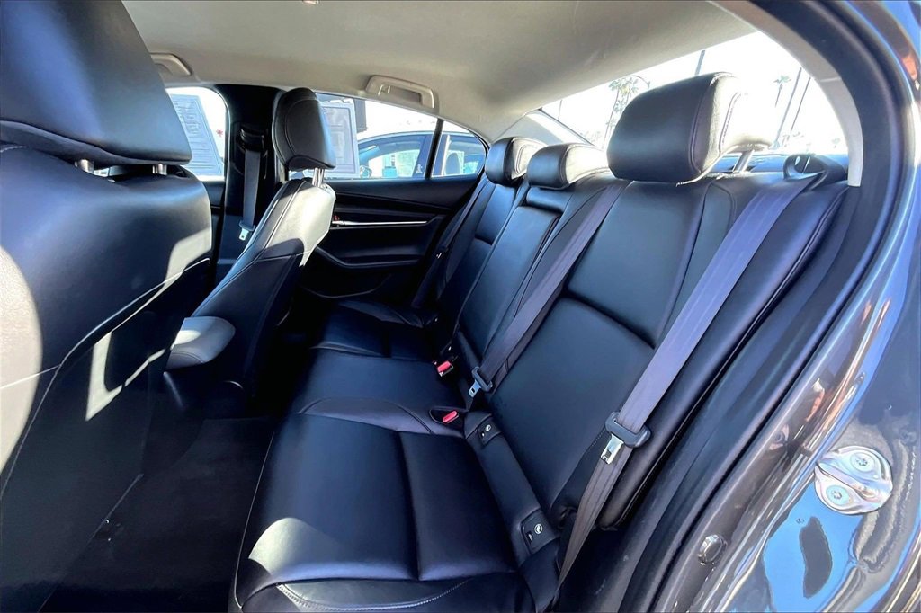 Used 2019 MAZDA MAZDA3 Sedan image 15