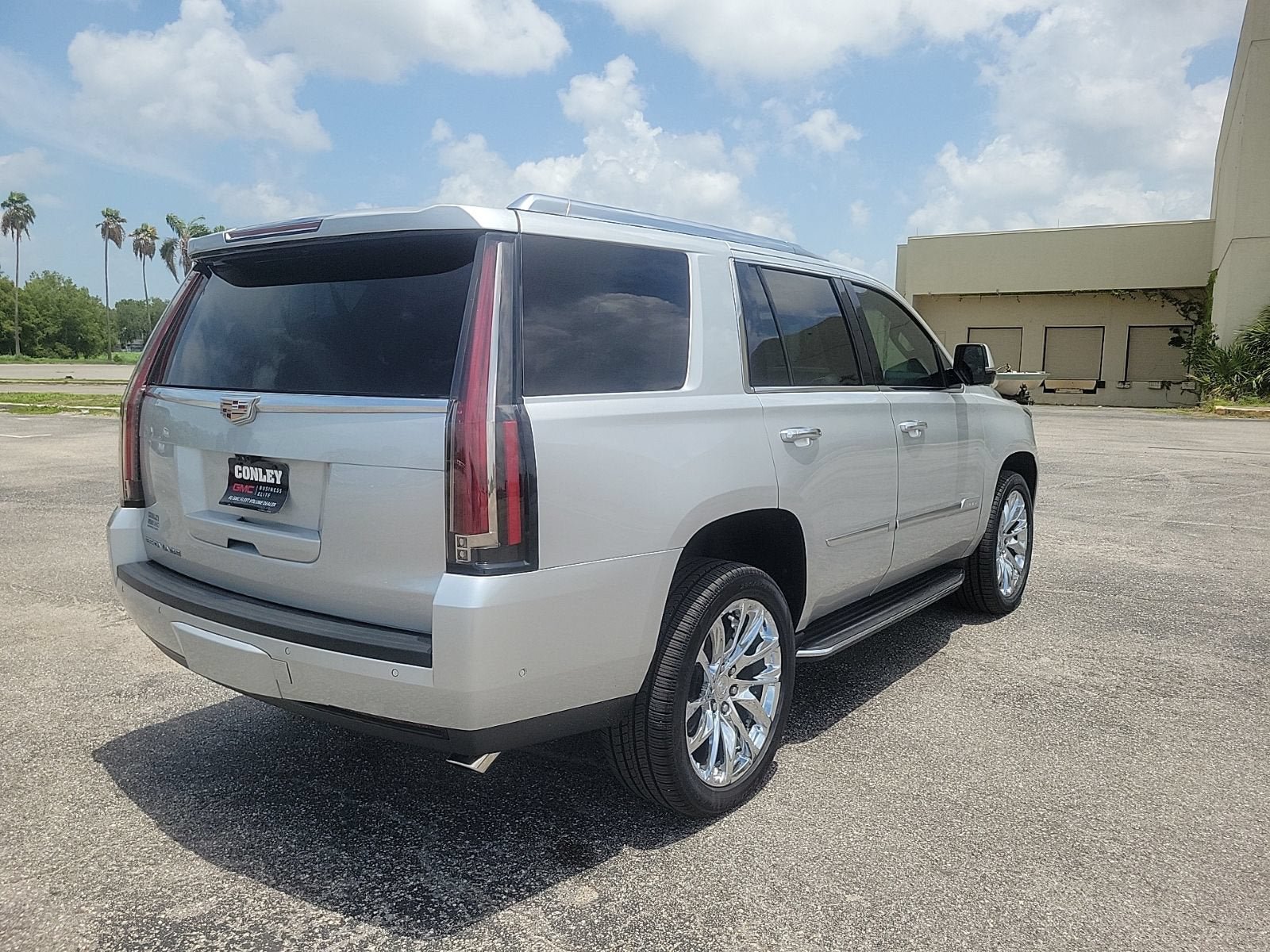 Certified 2020 Cadillac Escalade Luxury RWD image 7
