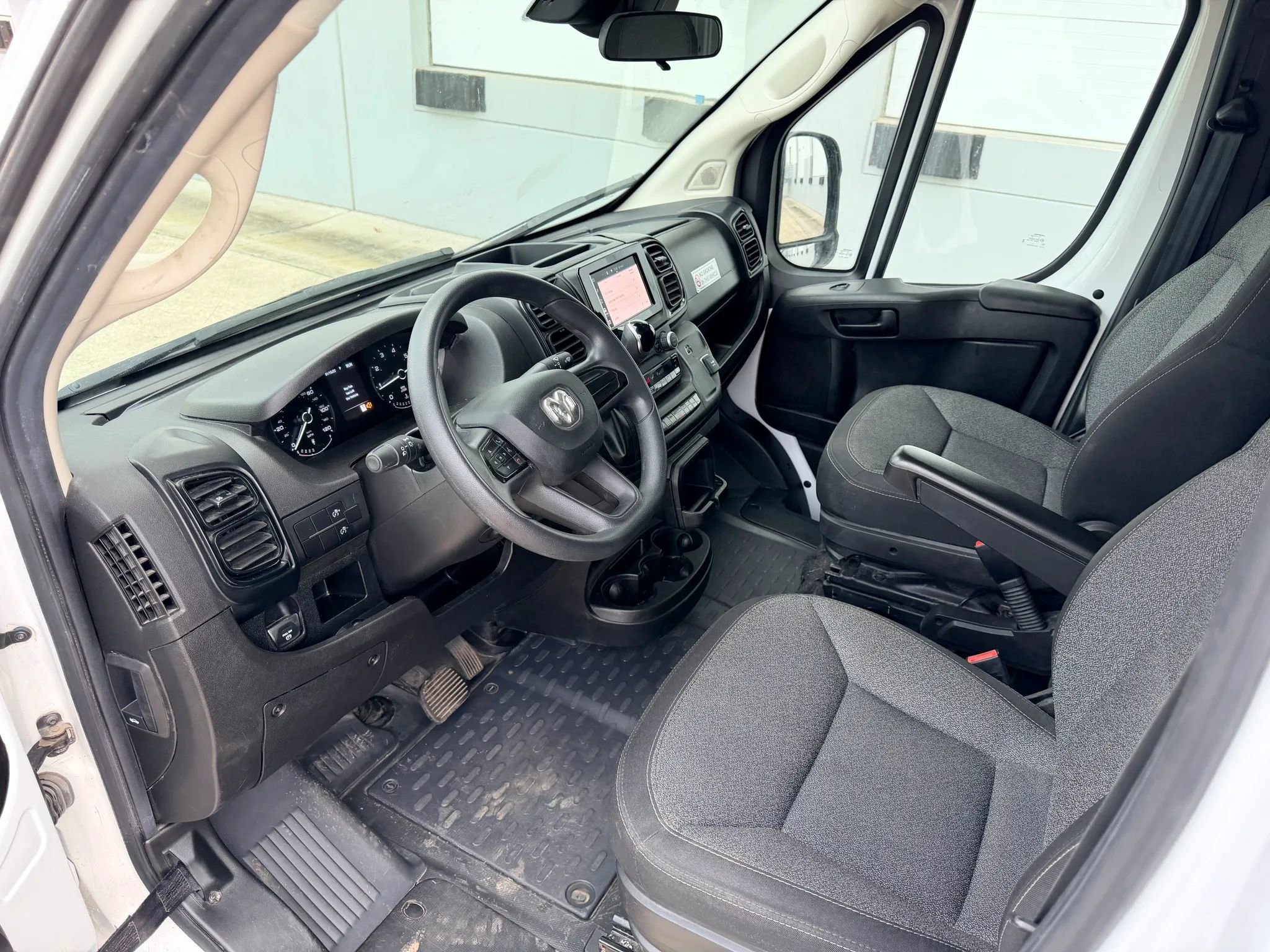 Used 2023 RAM ProMaster 2500 image 9