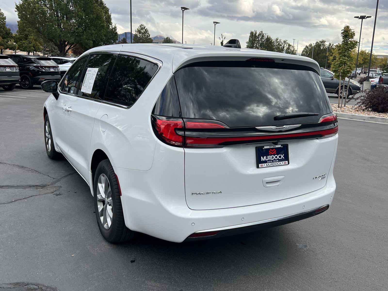 Used 2026 Chrysler Pacifica Limited AWD/4WD image 19
