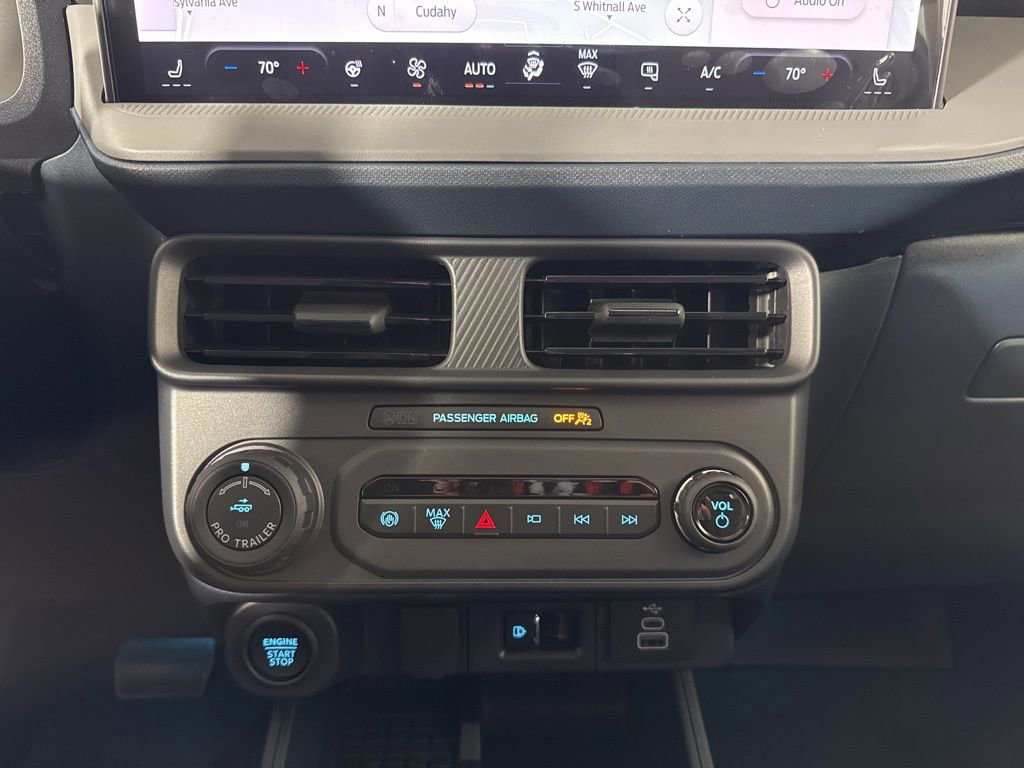 New 2025 Ford Maverick Lariat w/ Black Appearance Package AWD/4WD image 28