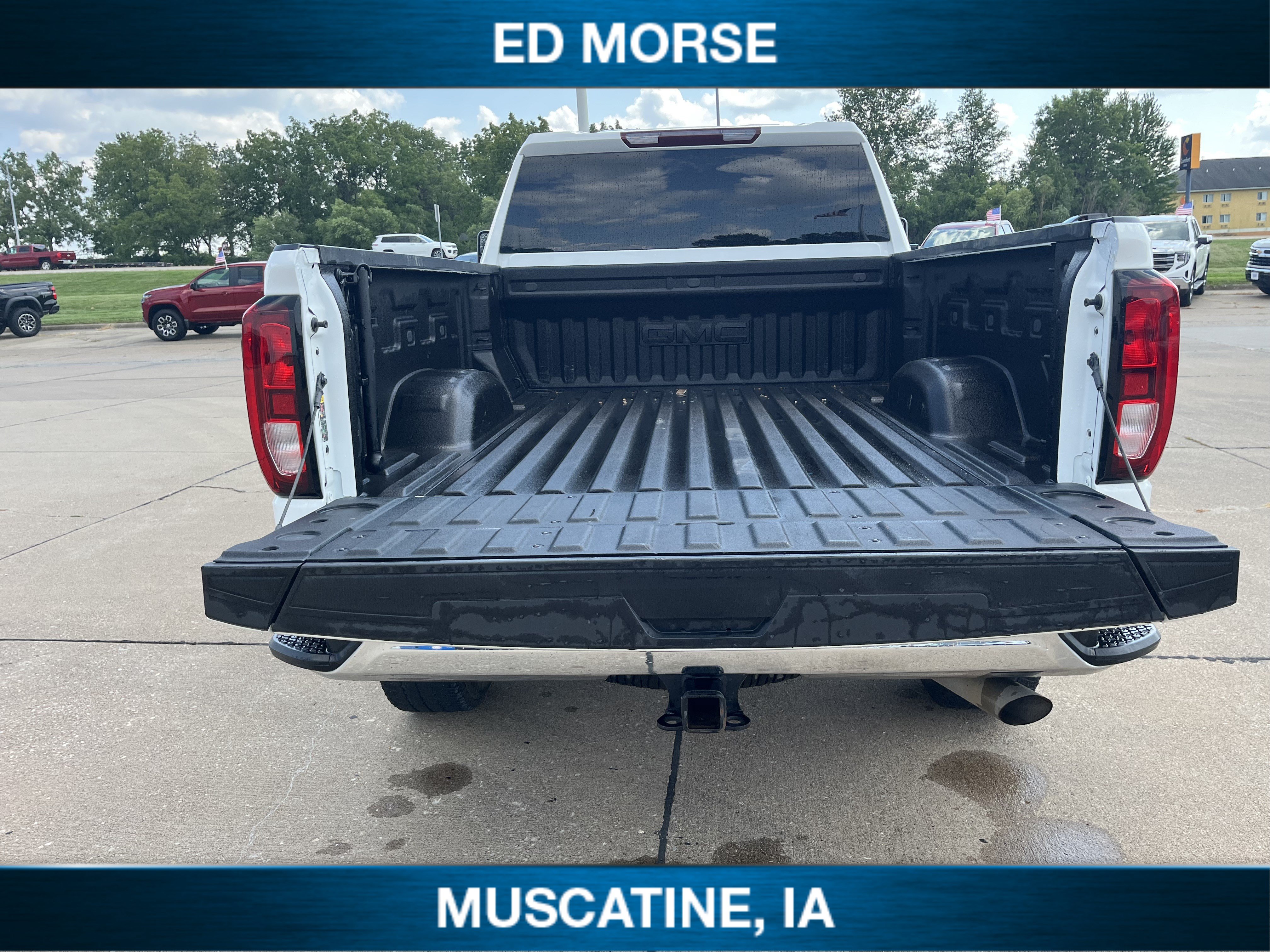 Used 2023 GMC Sierra 3500 SLE w/ SLE Convenience Package AWD/4WD image 8