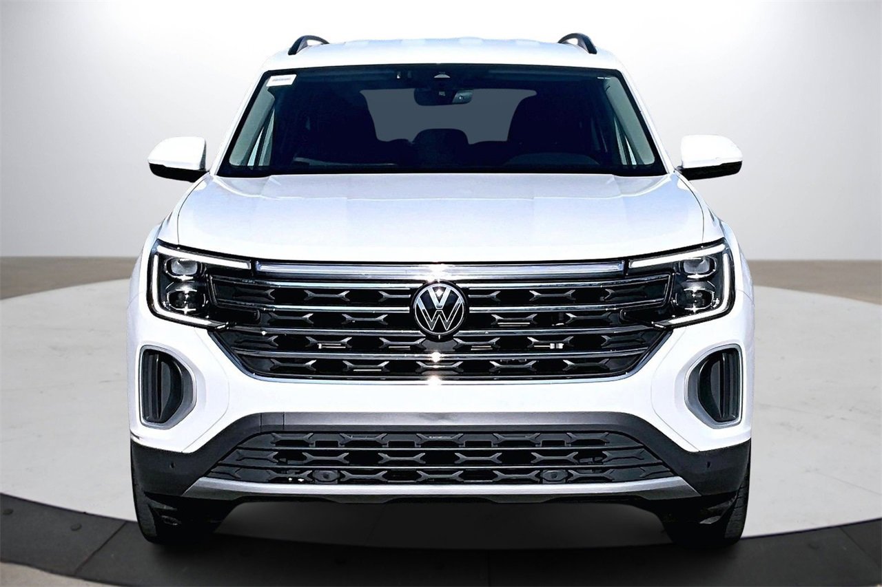 Used 2024 Volkswagen Atlas SE image 3