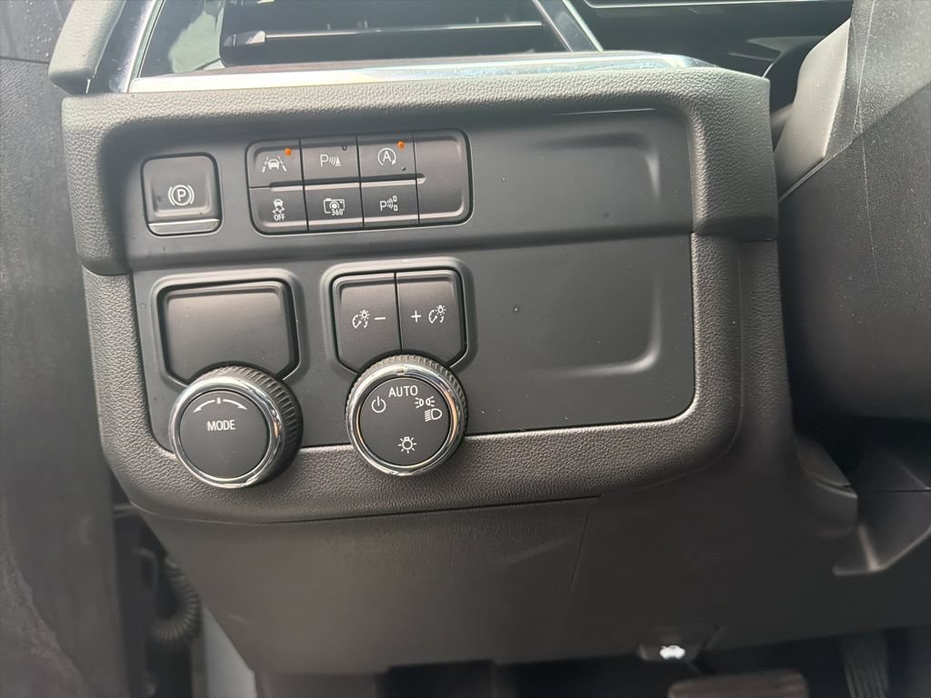 Used 2025 Chevrolet Tahoe LT RWD image 32