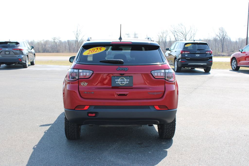 Used 2025 Jeep Compass Trailhawk image 8