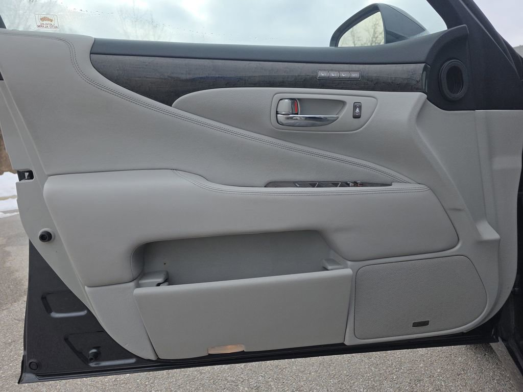 Used 2009 Lexus LS 460 L image 38