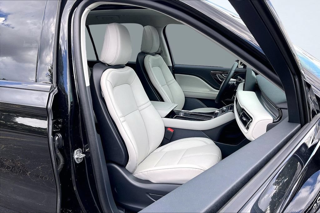 Used 2026 Lincoln Aviator AWD w/ Jet Appearance Package image 27