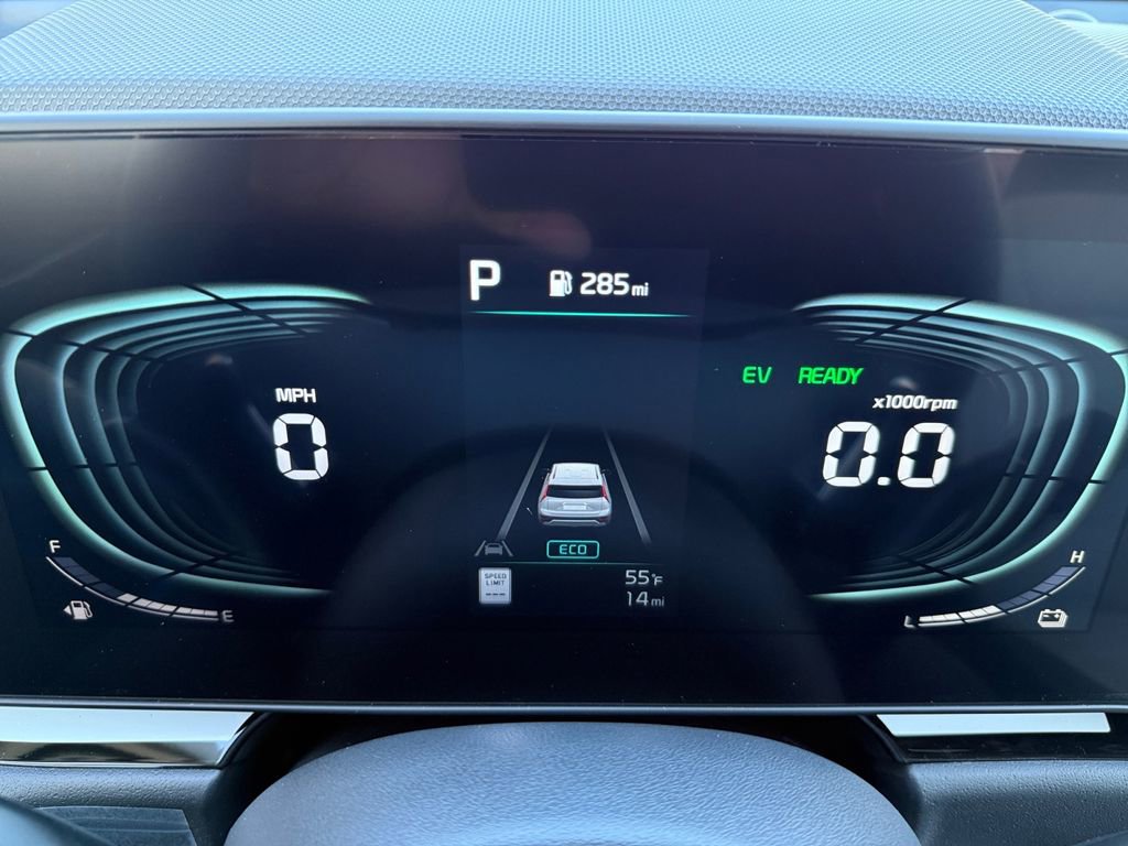 New 2025 Kia Niro SX Touring image 13