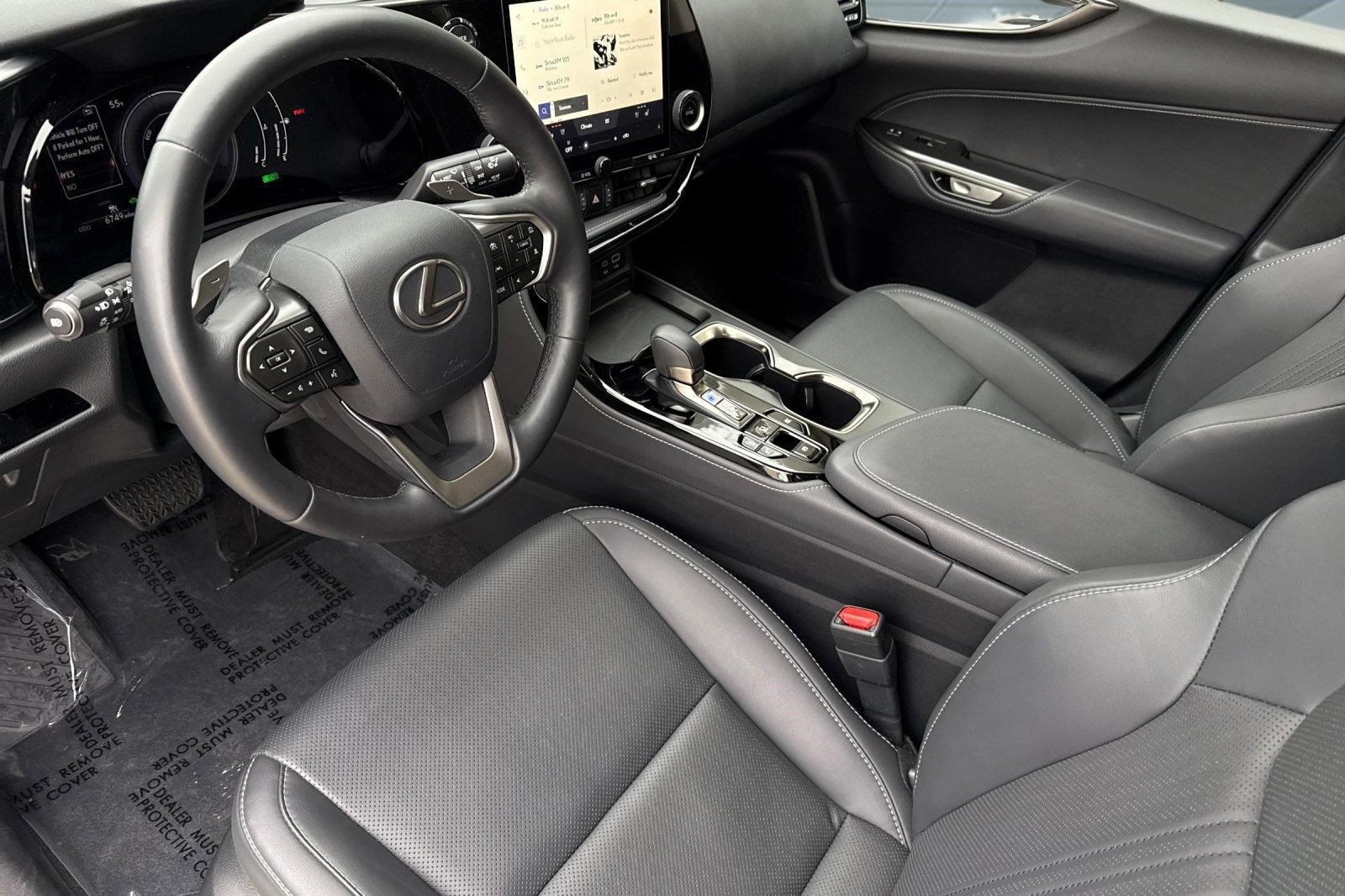 Used 2025 Lexus NX 350h AWD w/ Premium Package image 4