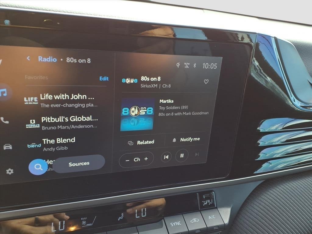 Used 2025 Toyota Camry SE w/ Convenience Package image 18