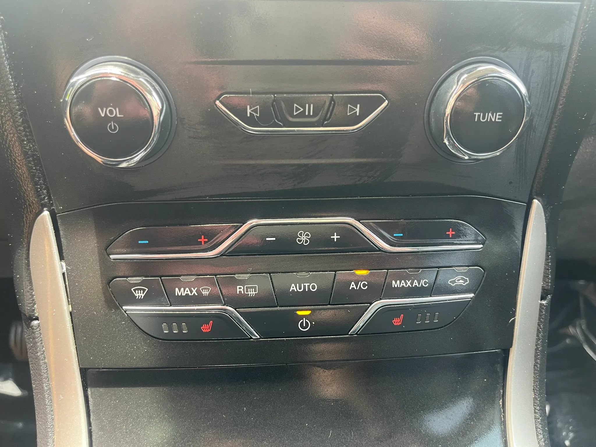 Used 2020 Ford Edge SEL w/ Convenience Package FWD image 22
