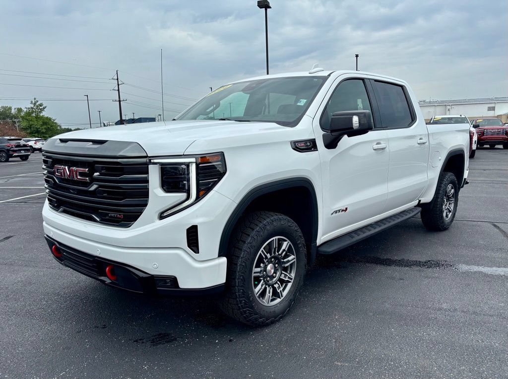 Used 2024 GMC Sierra 1500 AT4 w/ Technology Package AWD/4WD image 3
