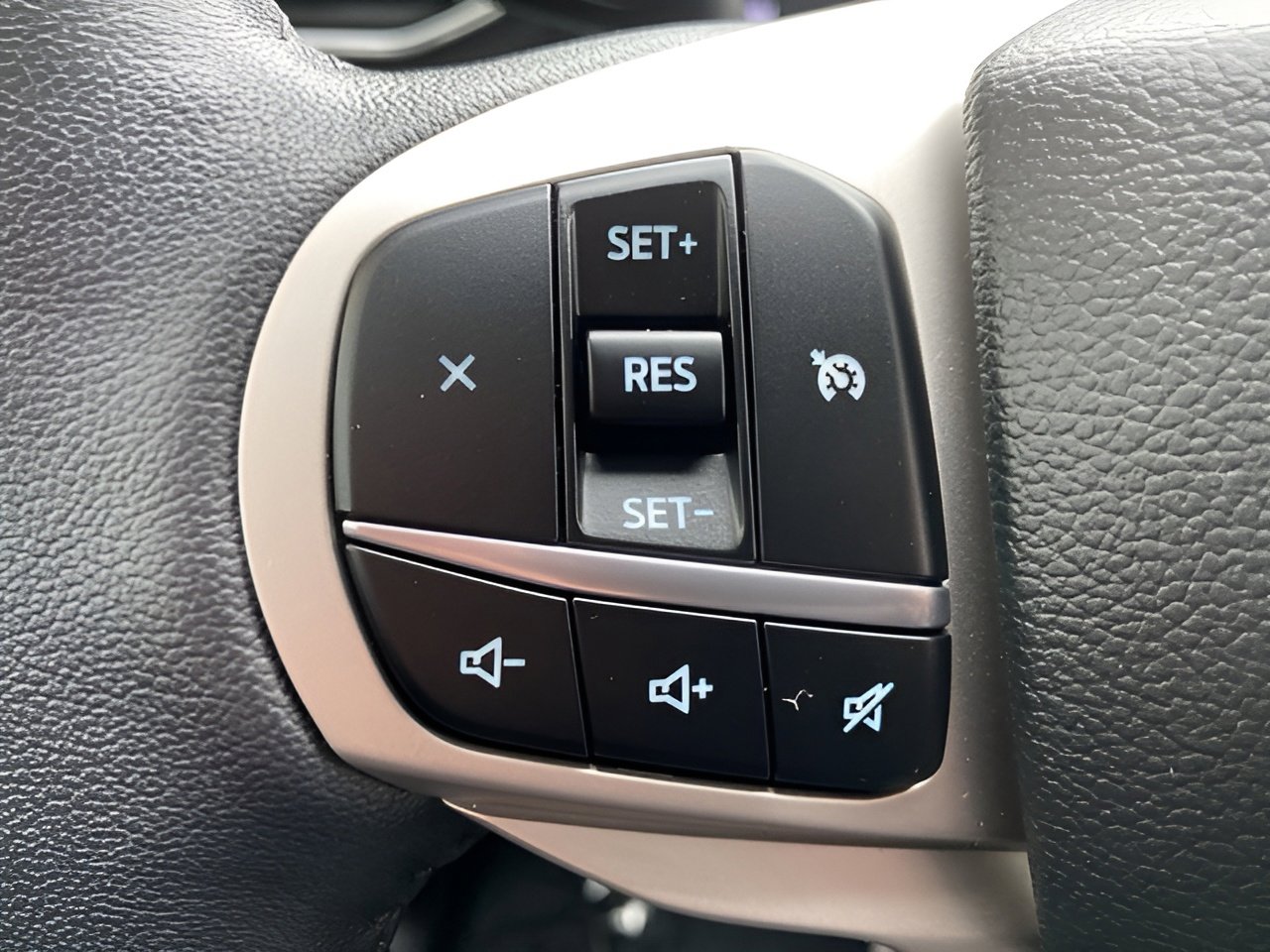 Used 2023 Ford Explorer XLT w/ Equipment Group 202A image 45