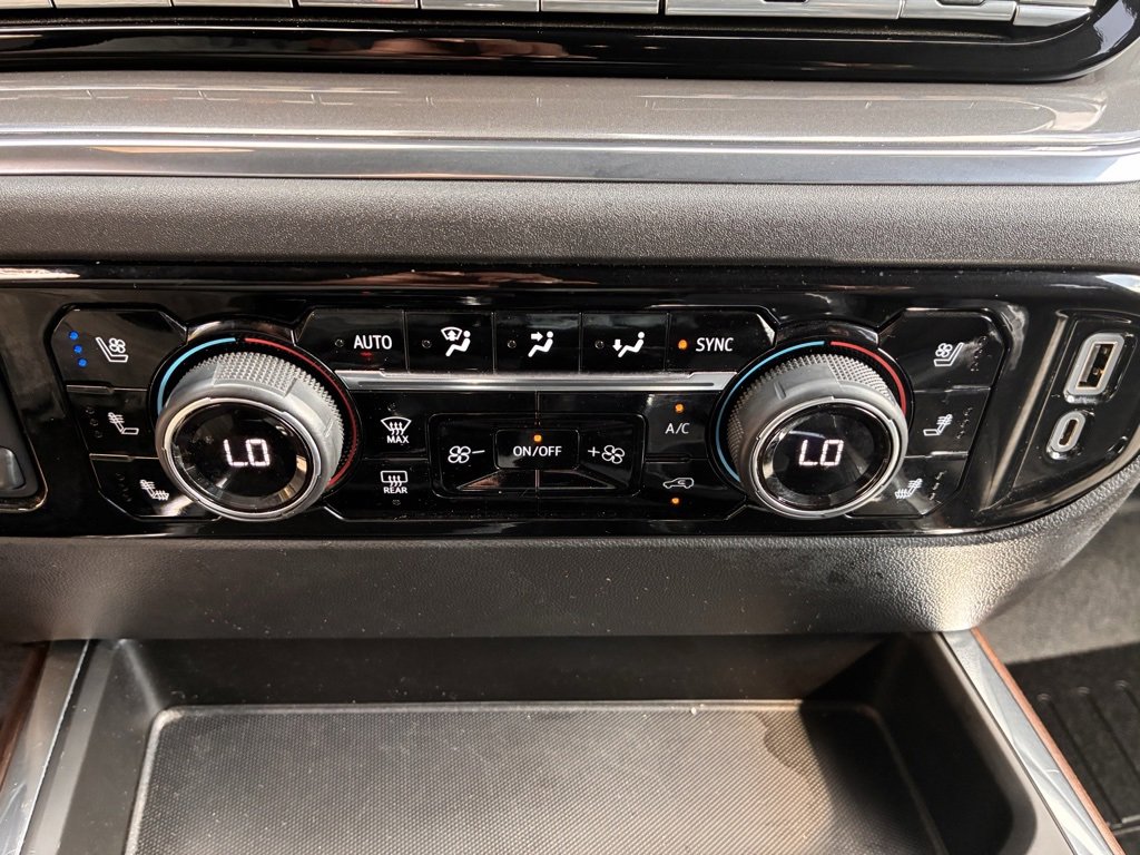 Used 2023 Chevrolet Silverado 1500 High Country w/ Technology Package image 31