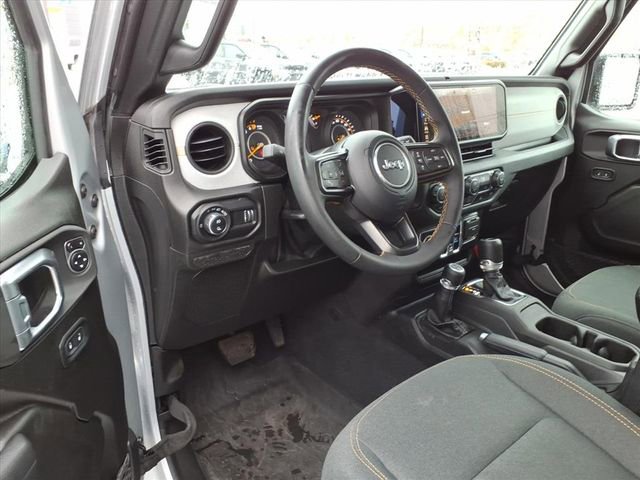 Used 2024 Jeep Gladiator Sport image 15