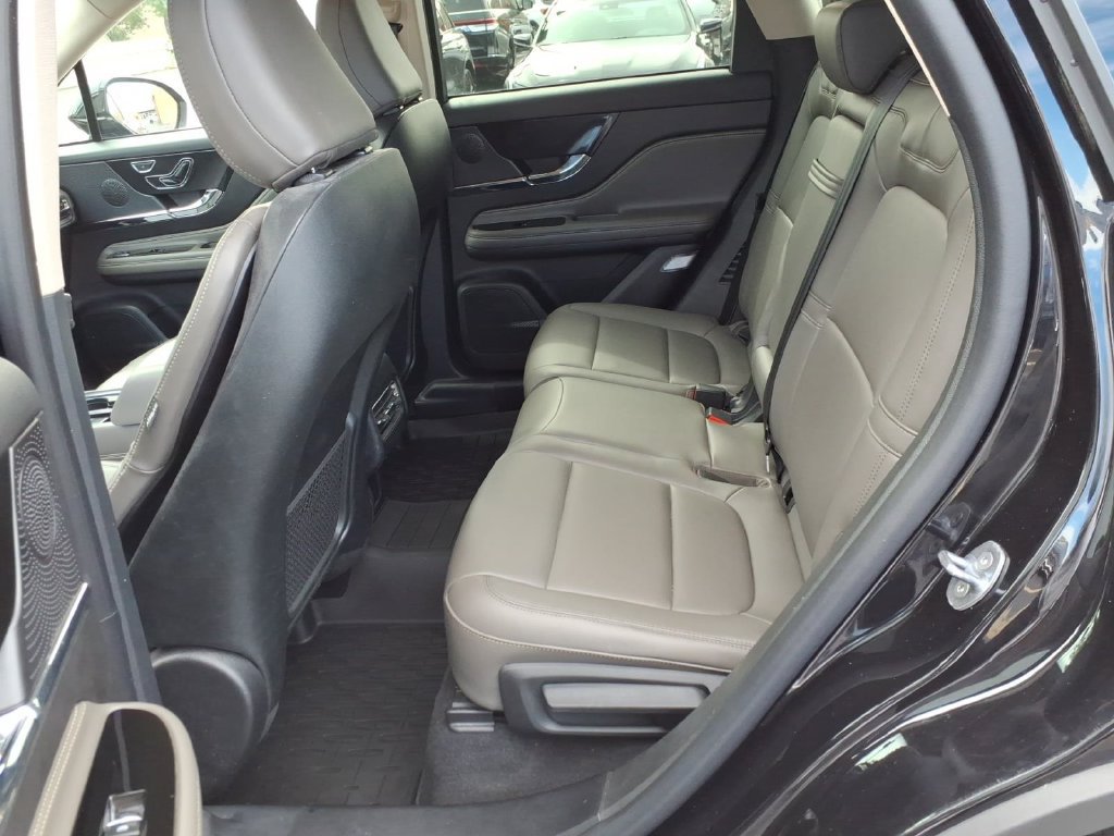 Certified 2023 Lincoln Corsair AWD image 11