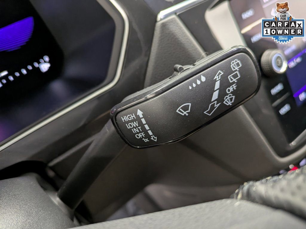 Used 2022 Volkswagen Tiguan SE R-Line image 18