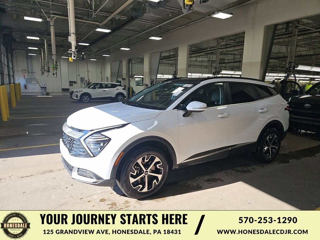 Used 2025 Kia Sportage EX w/ Premium Package image 1