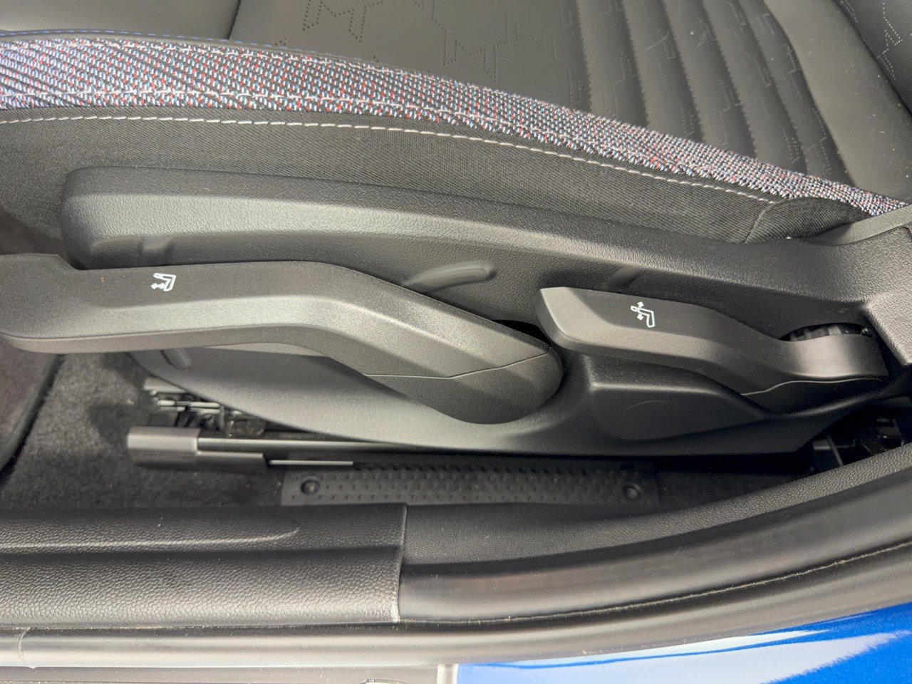 Certified 2025 MINI Cooper 4-Door Hardtop FWD image 16
