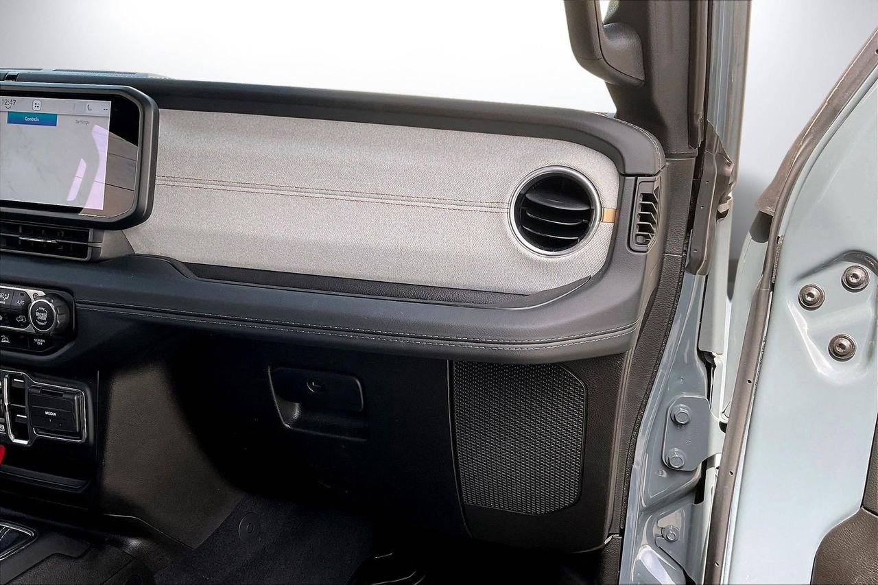 Used 2024 Jeep Wrangler Unlimited Sahara image 20