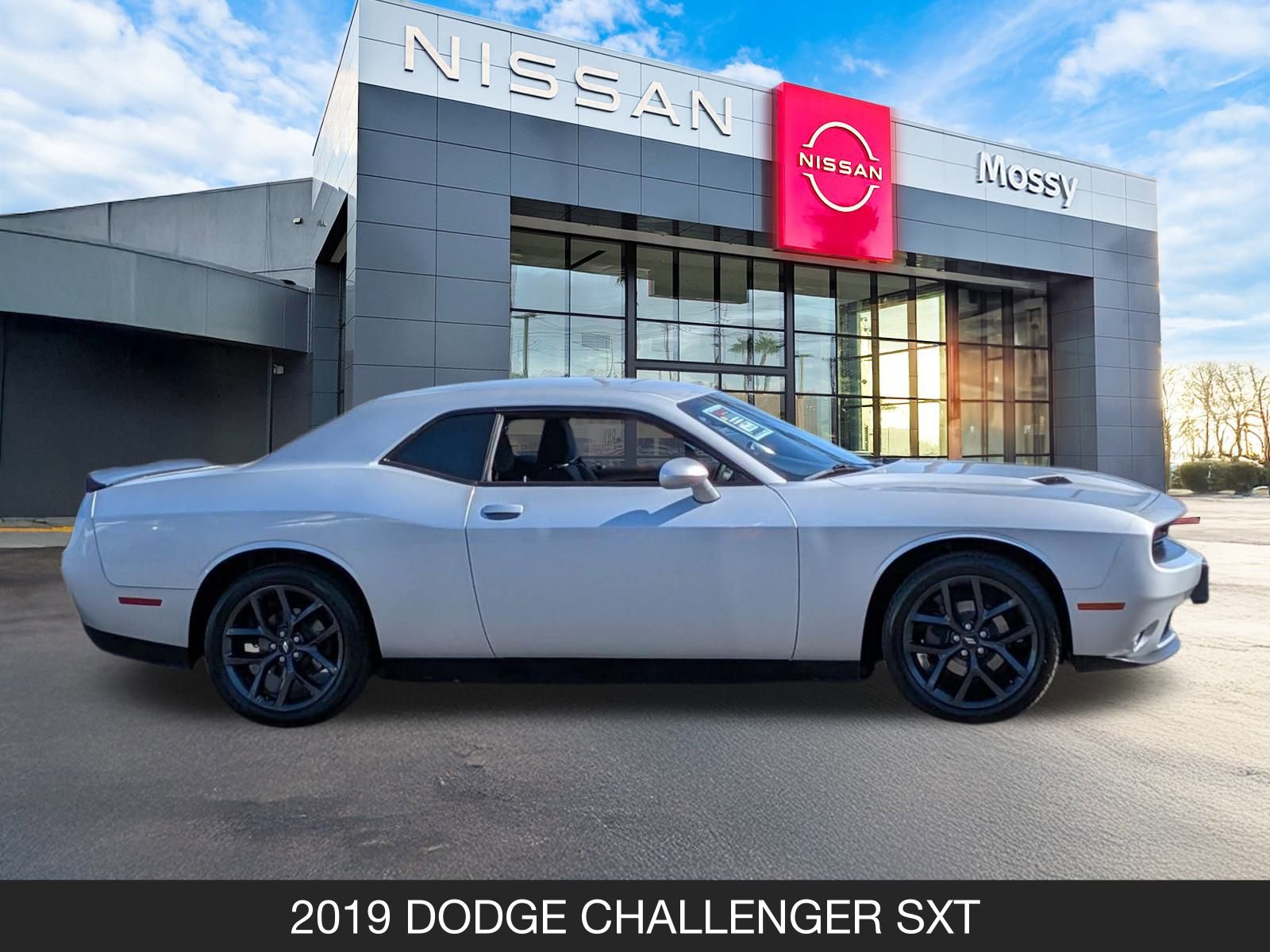 Used 2019 Dodge Challenger SXT w/ Blacktop Package image 6