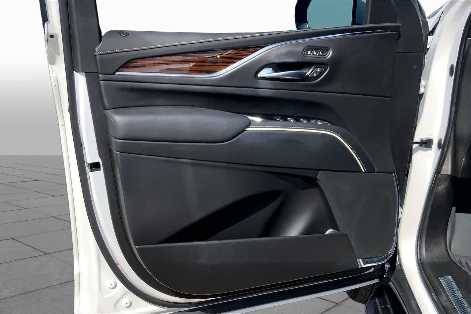 Used 2023 Cadillac Escalade Premium Luxury w/ LPO, Radiant Package AWD/4WD image 22