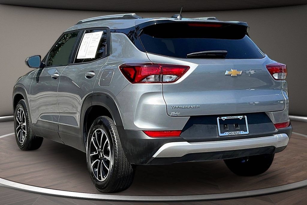 Used 2025 Chevrolet TrailBlazer LT FWD image 4