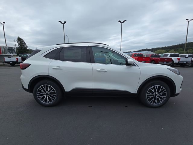 New 2025 Ford Escape SE w/ Class II Trailer Tow Package image 3