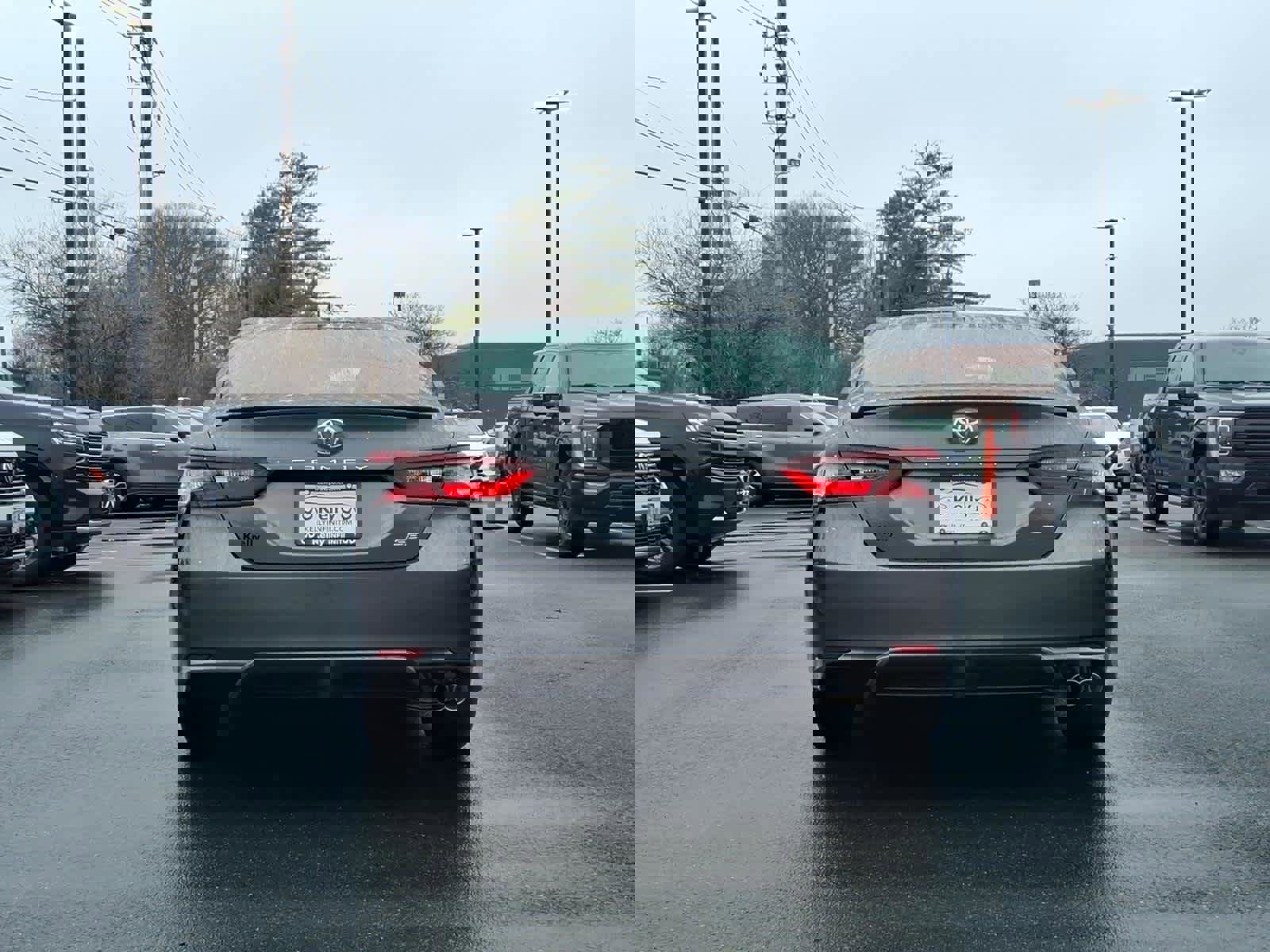 Used 2024 Toyota Camry SE FWD image 5