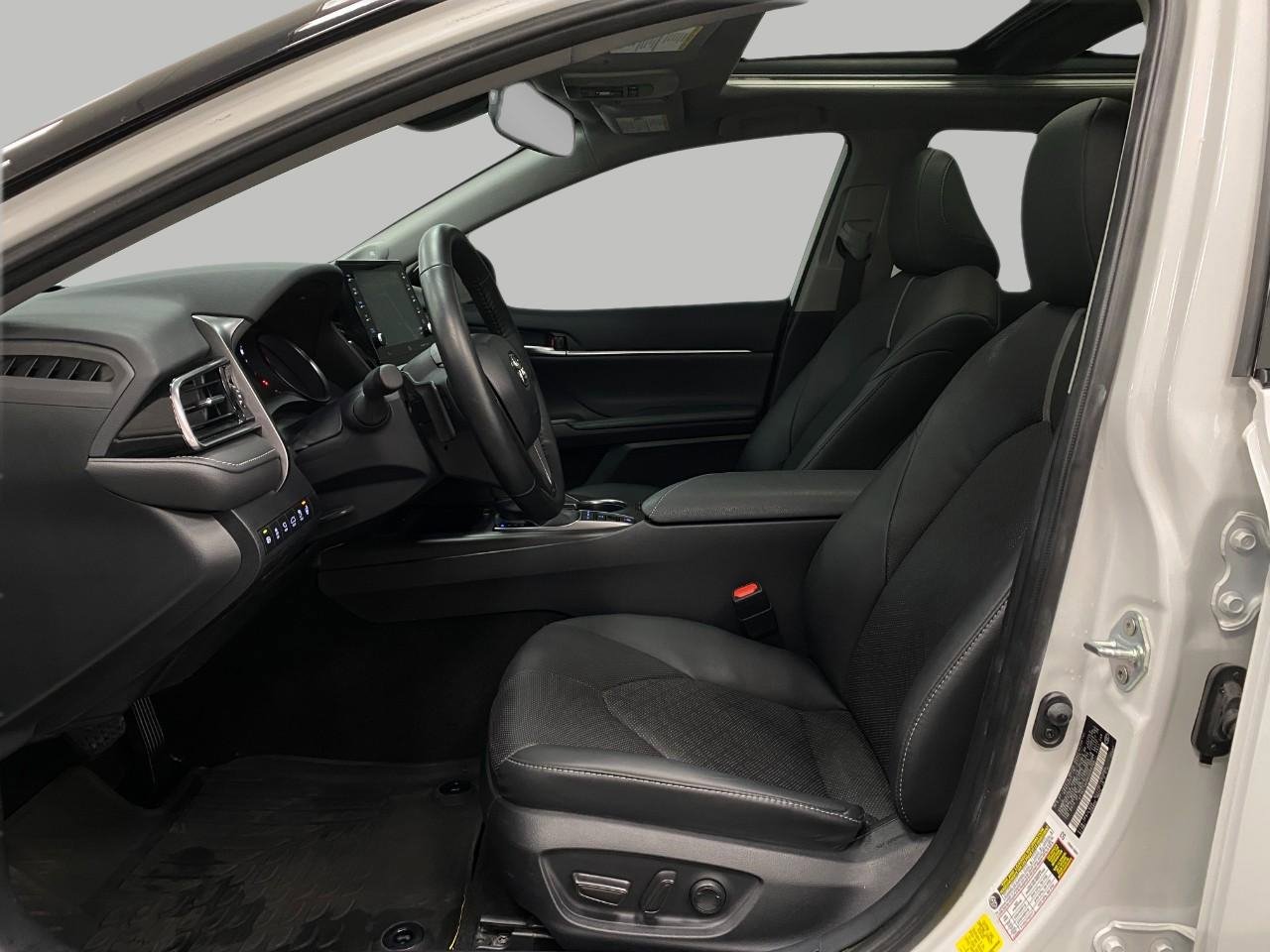 Used 2024 Toyota Camry XSE w/ Navigation Package FWD image 32