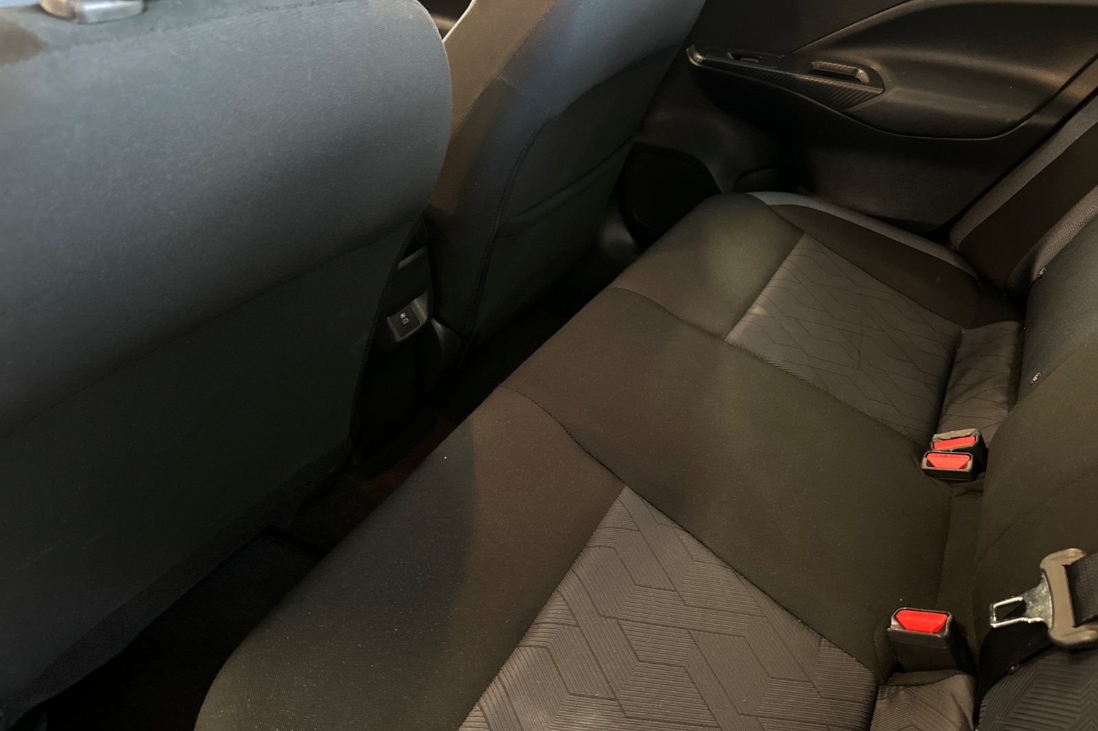 Used 2025 Nissan Versa SV FWD image 12