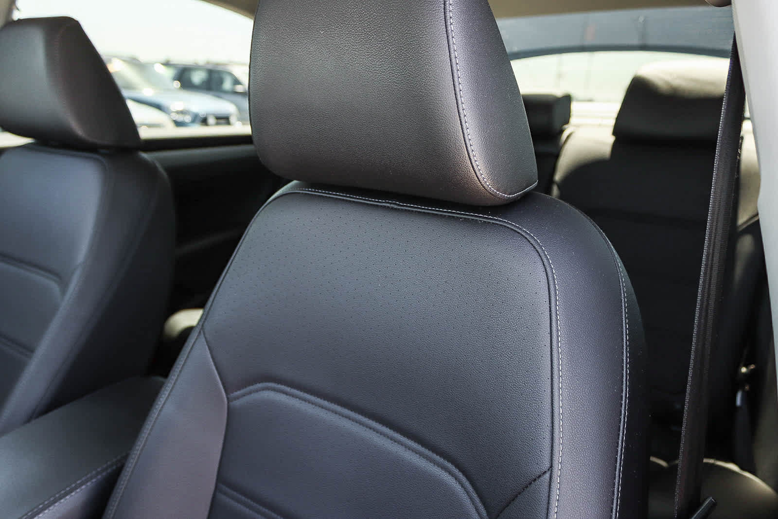 Certified 2022 Volkswagen Passat 2.0T SE FWD image 27