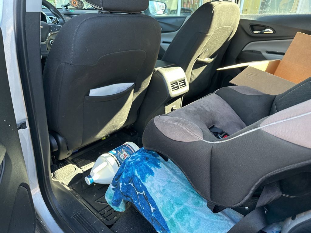 Used 2020 Chevrolet Equinox LS image 10