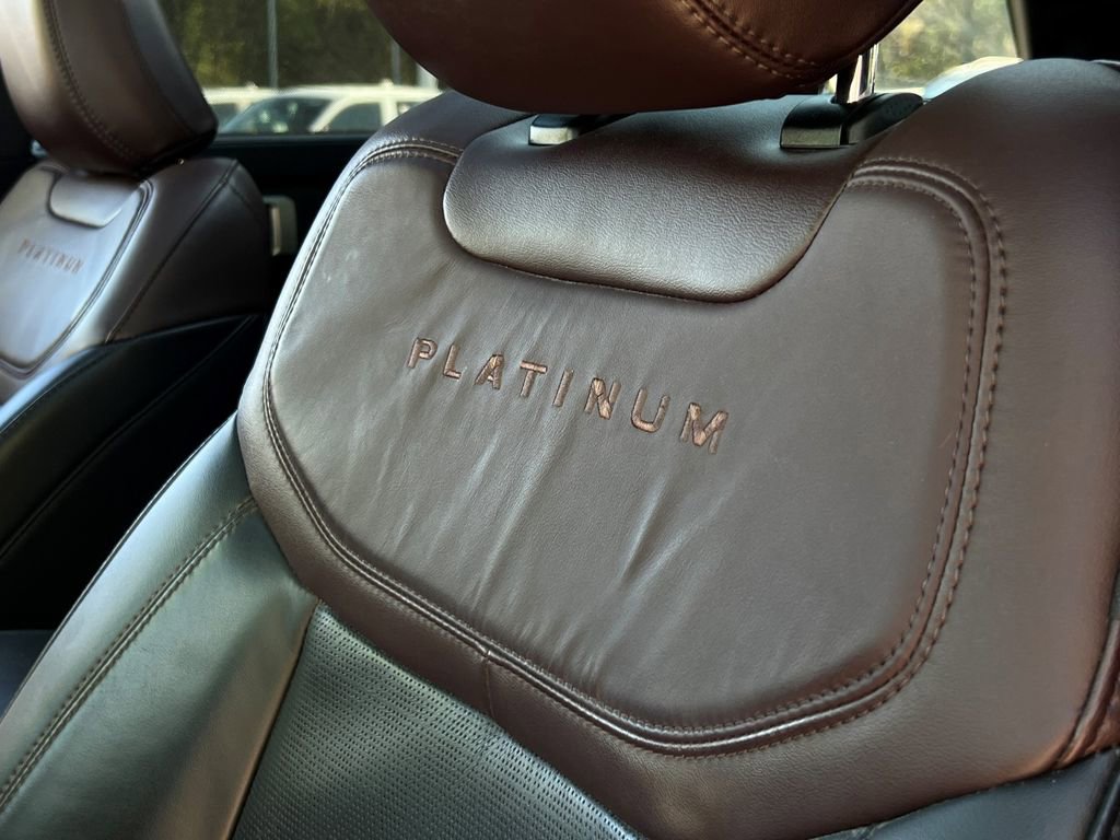 Used 2024 Ford Explorer Platinum w/ Technology Package AWD/4WD image 33