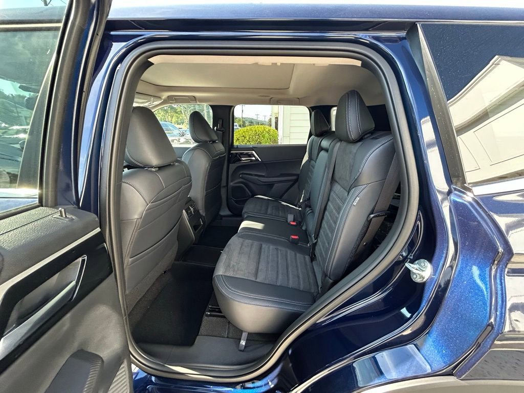 New 2025 Mitsubishi Outlander SE AWD/4WD image 14