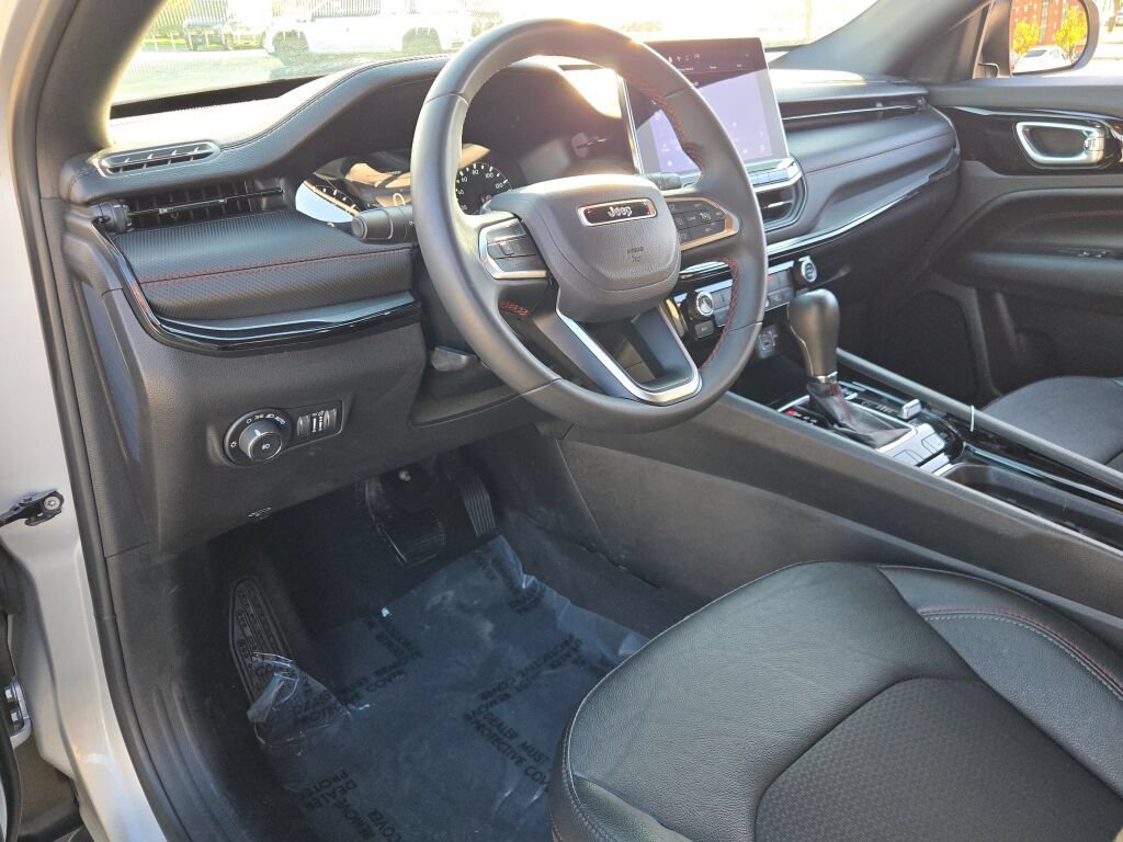 Used 2024 Jeep Compass Trailhawk AWD/4WD image 20