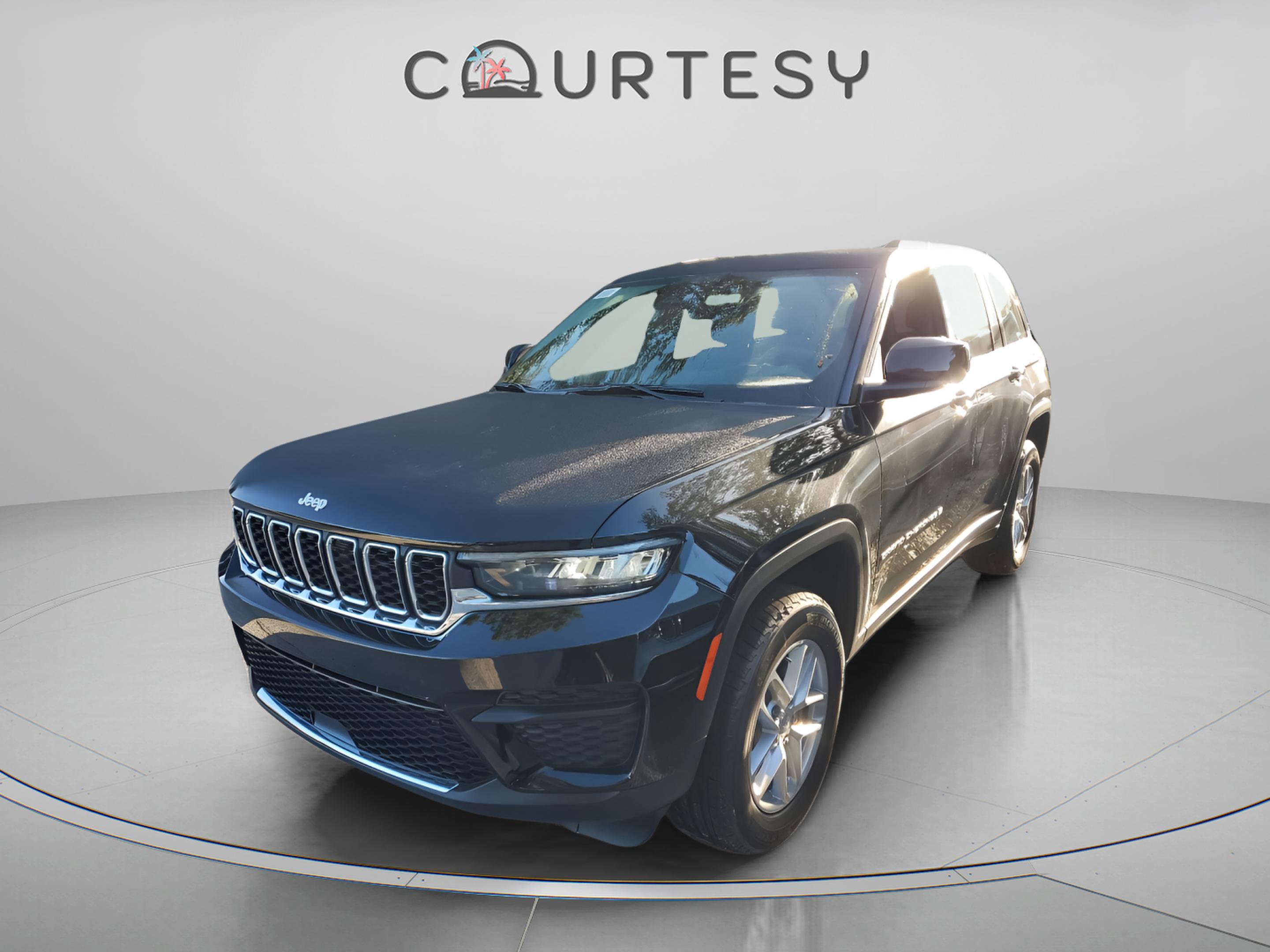New 2025 Jeep Grand Cherokee Laredo X image 1