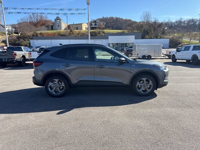 New 2026 Ford Escape ST-Line w/ Cold Weather Package AWD/4WD image 5