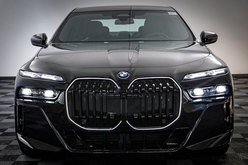 New 2026 BMW i7 xDrive60 w/ Executive Package AWD/4WD image 24