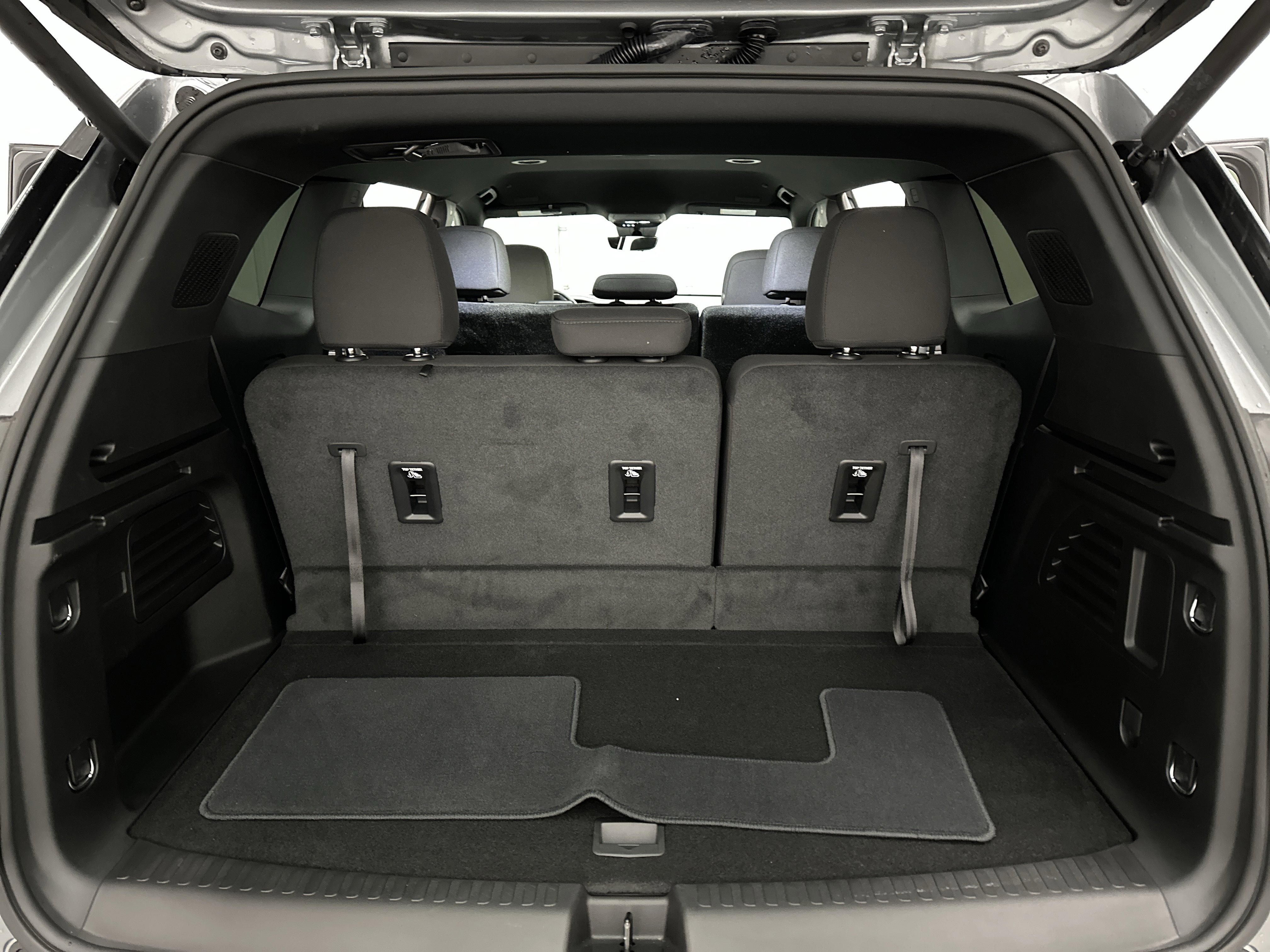 Used 2026 GMC Acadia Elevation image 15