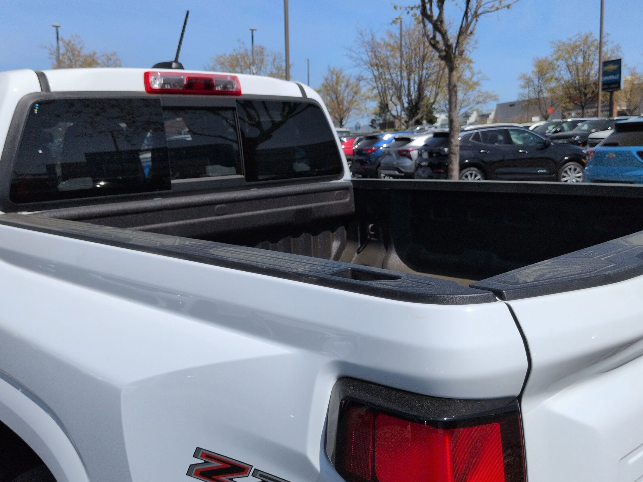 Certified 2024 Chevrolet Colorado Z71 w/ Z71 Convenience Package 2 image 32