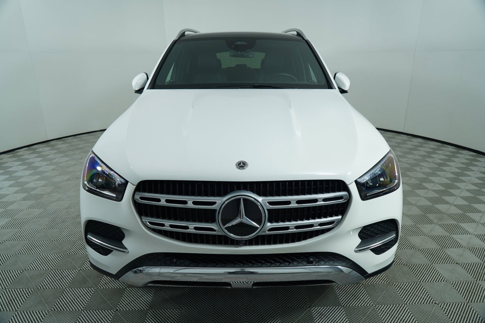 Used 2024 Mercedes-Benz GLE 350 4MATIC image 3