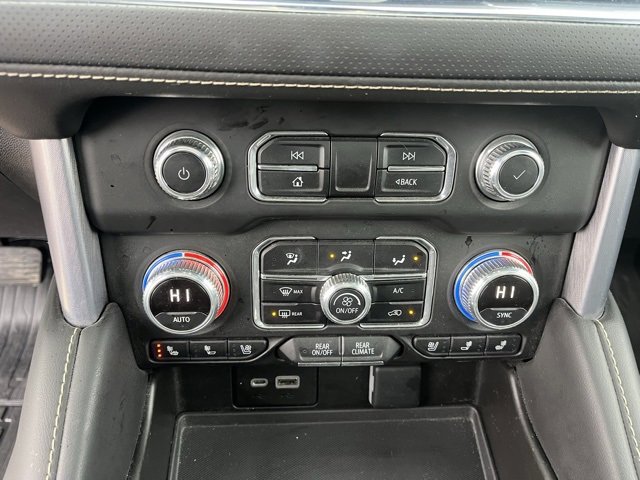 Used 2023 GMC Yukon XL SLT image 26