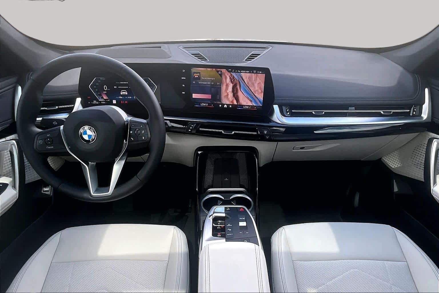 Used 2026 BMW X1 xDrive28i w/ Technology Package AWD/4WD image 14