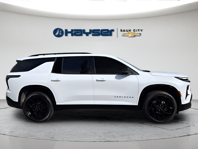 Used 2026 Chevrolet Traverse RS w/ LPO, Floor Liner Package AWD/4WD image 2