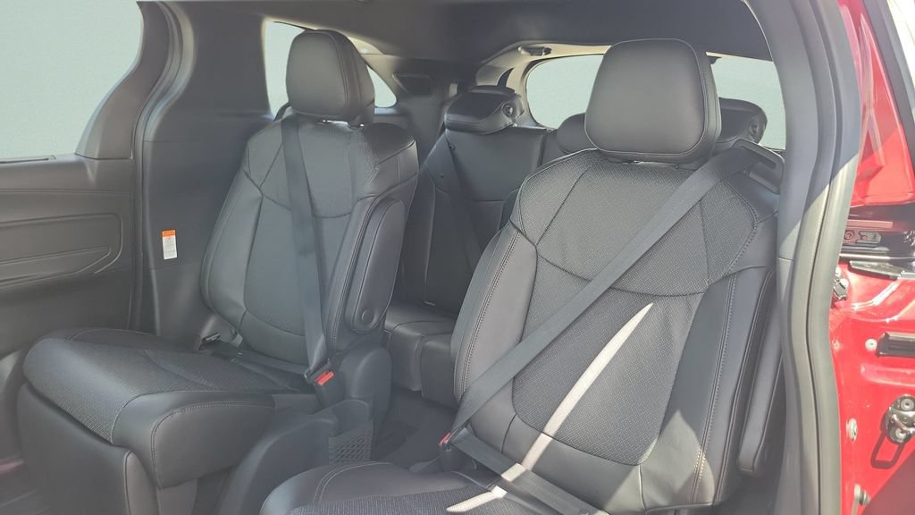 New 2026 Toyota Sienna Platinum AWD/4WD image 10