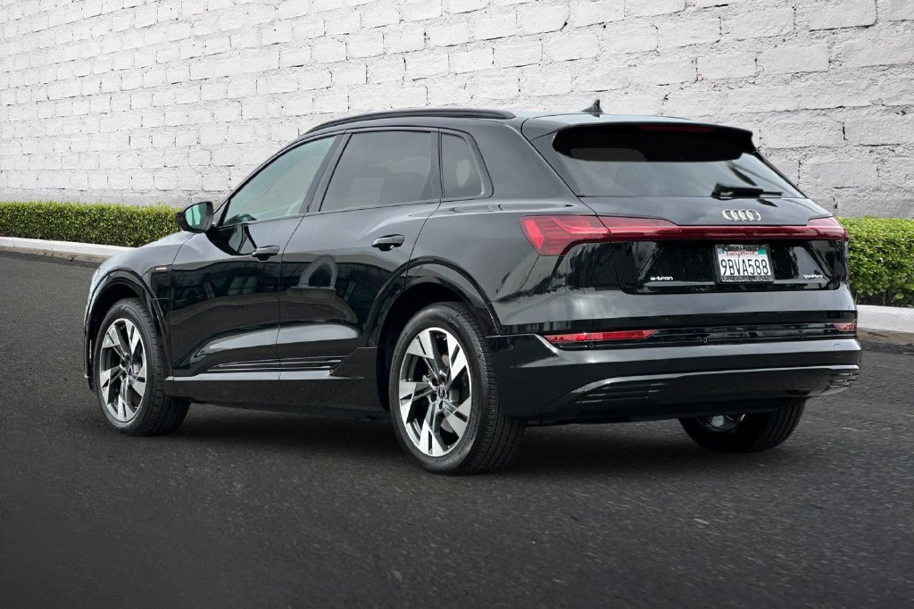 Used 2022 Audi e-tron Premium AWD/4WD image 6