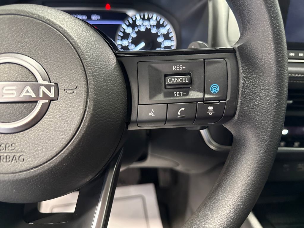 Used 2023 Nissan Rogue SV AWD/4WD image 4