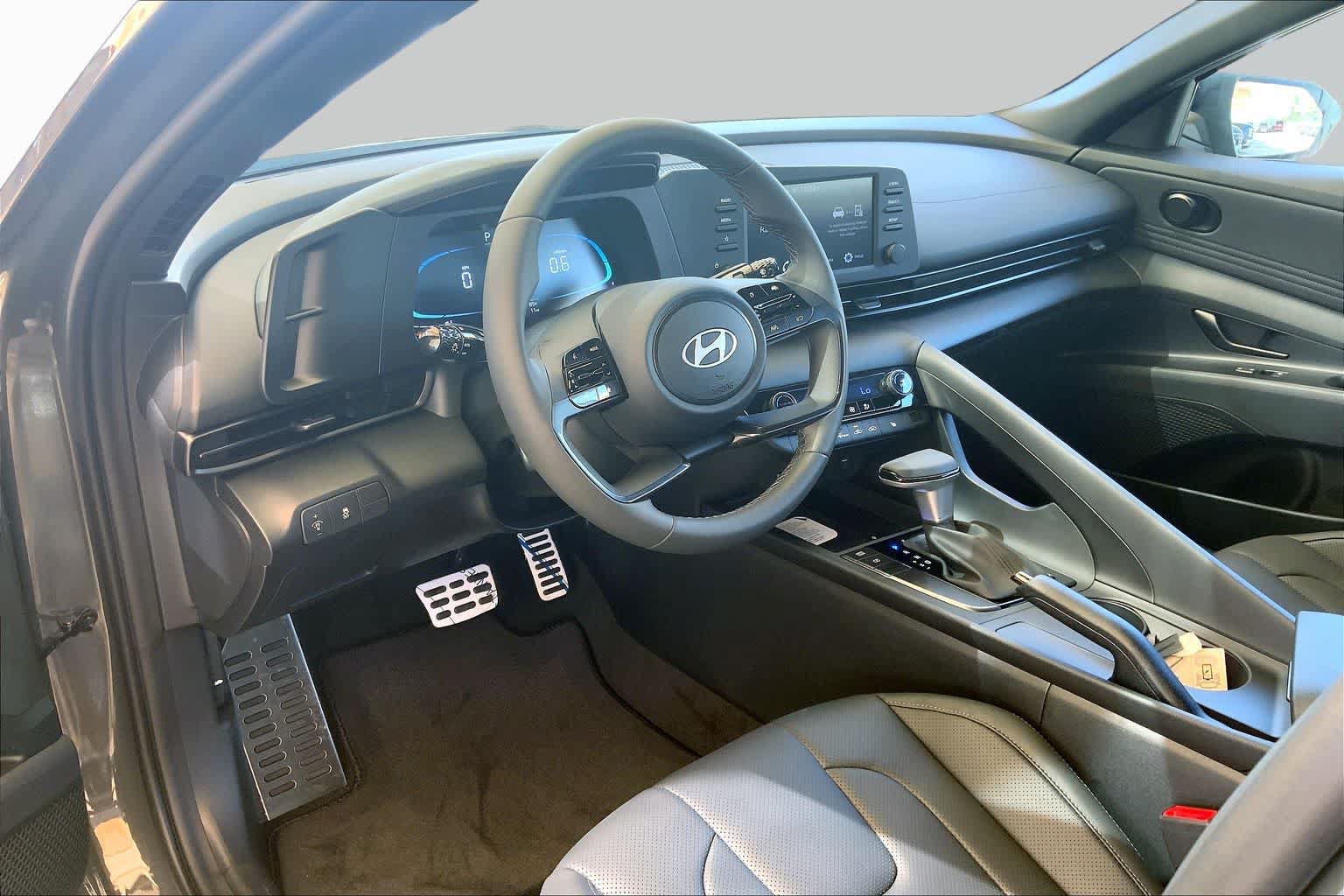 New 2026 Hyundai Elantra SEL Sport FWD image 9